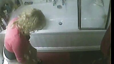 Rinnakas lits naine näitab oma kuuma küpset BBW keha rassidevahelist seksi