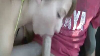 Sihuke ja seksikas karvane punapea, mis eemaldab oma aluspüksid, kleit ingveriga